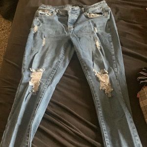 Ripped light washed jeans